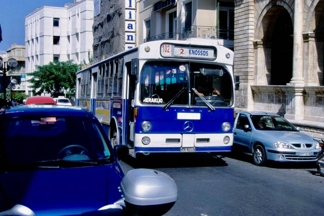 Der Bus ist auf Kreta ein beliebtes Verkehrsmittel